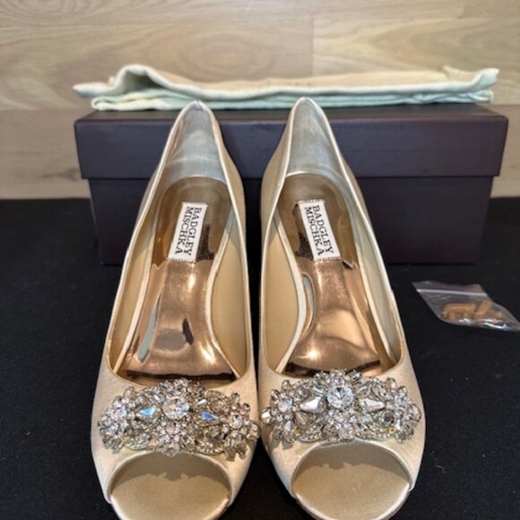 Badgley Mischka Dara Wedge Heel Shoes, Size 6.5 - Picture 3 of 12